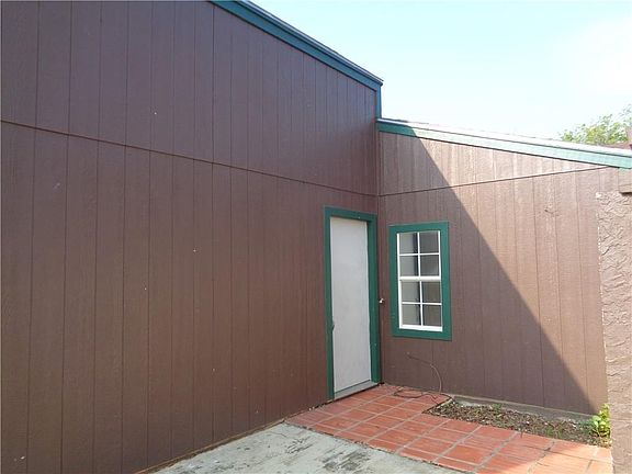 3rd image of 1827 Highland Park Ave