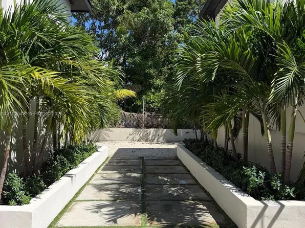 7521 NE 2nd Ct #2, Miami, FL 33138