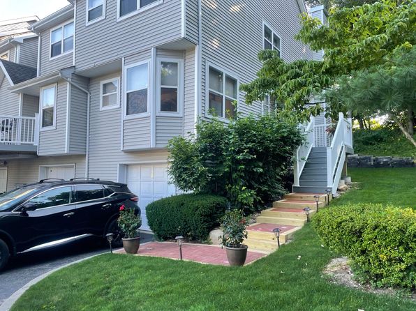 20 Leeward Ln