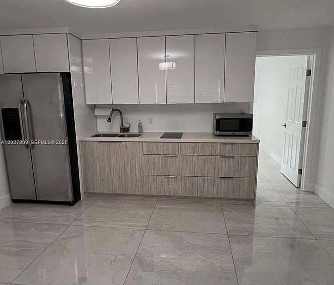 841 S 24th Ave #B — Photo 8