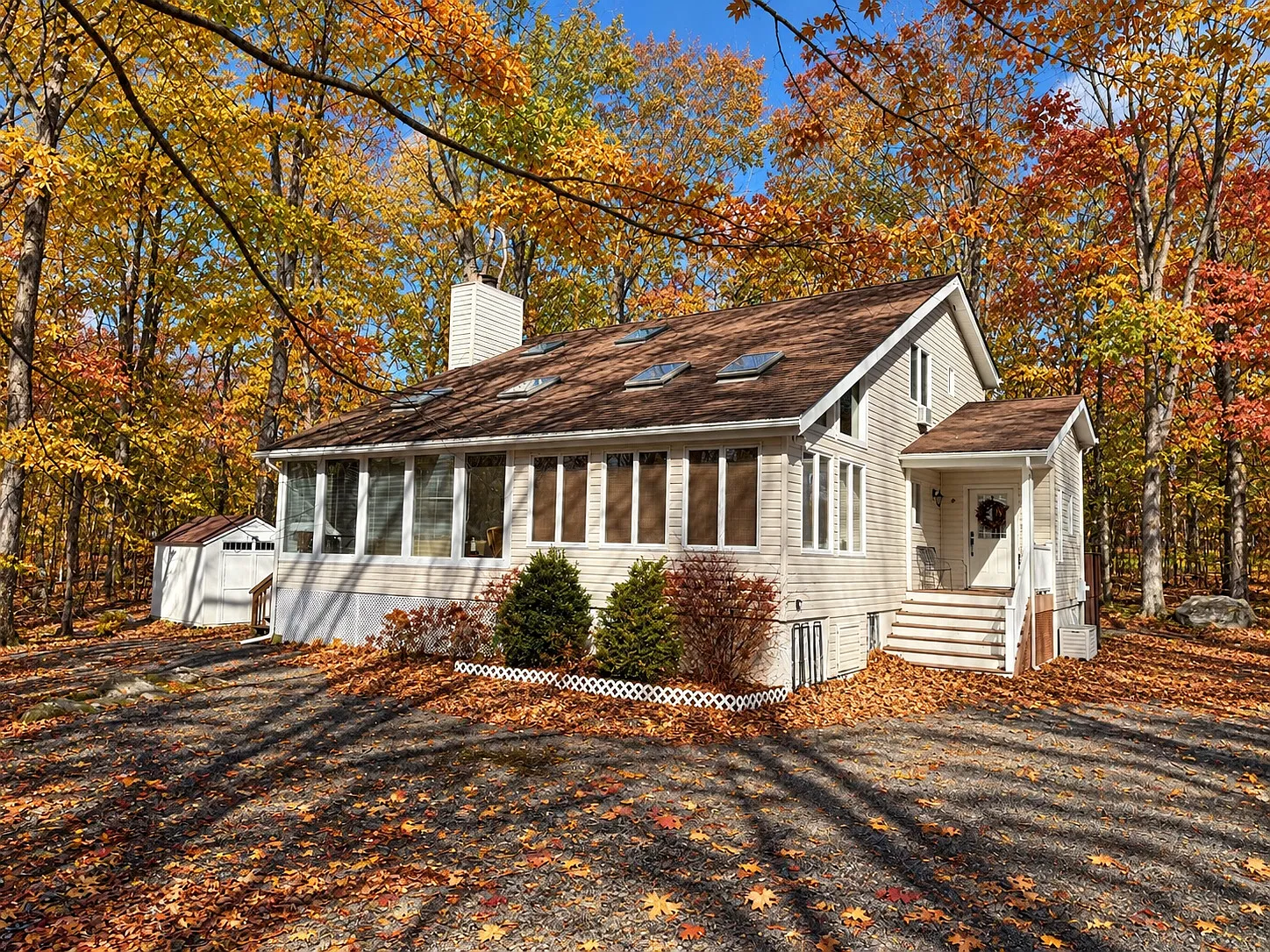 3 bed, 2.5 bath, 2216 sqft, $2,500 — Photo 1