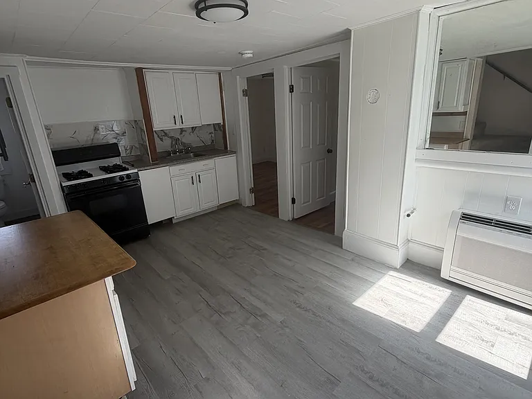 88 Linden St #2S — Photo 2