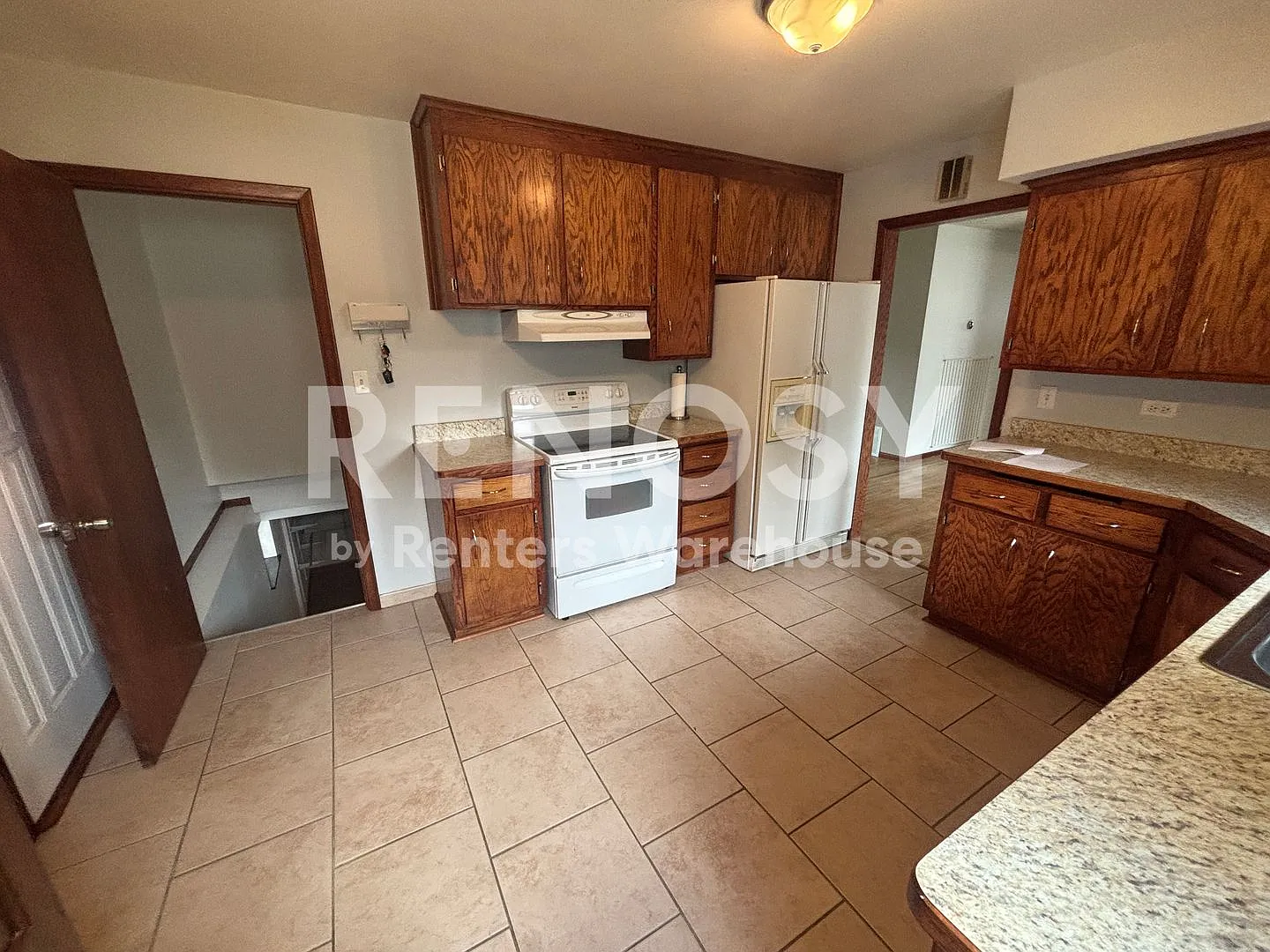 Available September 1st 4 Bedroom 2 Bath Single Family Home in Minneapolis — Photo 4