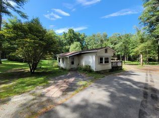 764 Peenpack Trl, Sparrow bush, NY 12780