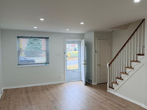 2nd image of 753 Bennington Rd