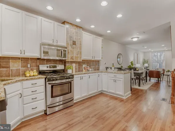 4126 Falls Rd, Baltimore, MD 21211