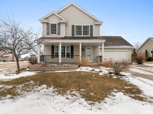 8425 Fox Haven Chase, Sturtevant, WI 53177