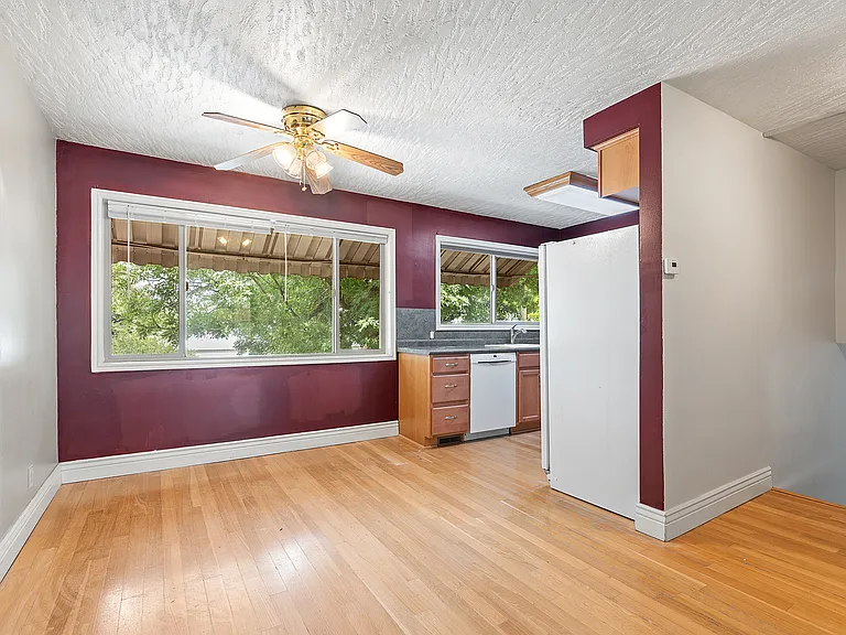 525 Monroe Blvd — Photo 4
