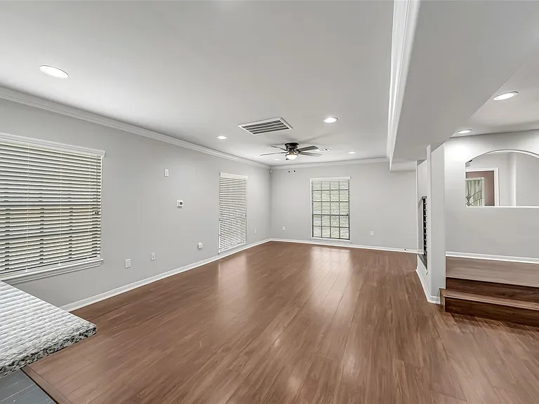 7312 Main St — Photo 8
