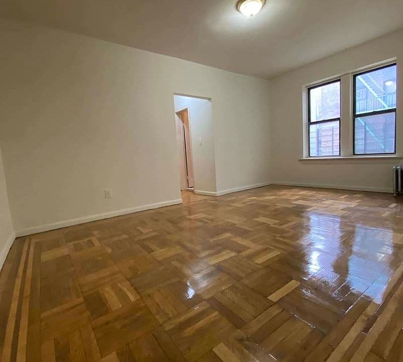 2nd image of 1520 Sheridan Ave #2H
