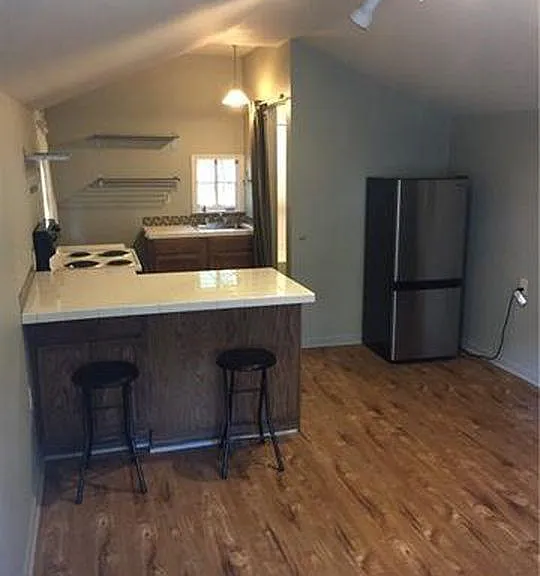 608 N 30th St #B — Photo 2
