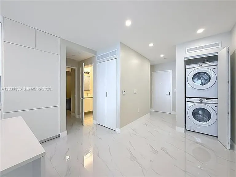 700 NE 24th St #4904 — Photo 6