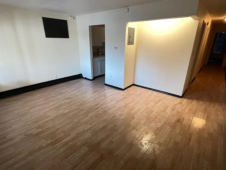 2139 White St — Photo 1