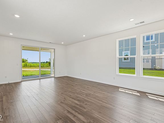 3rd image of 7401 Peristyle Ln
