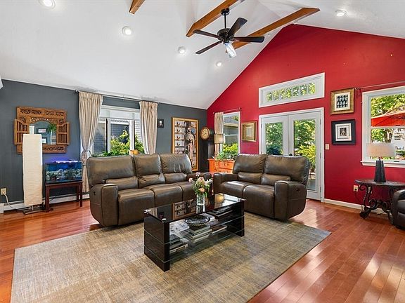 5th image of 28 Gordon Rd