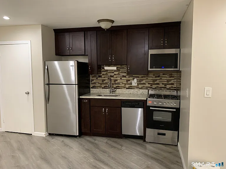 124 Biruta St #A2 — Photo 4
