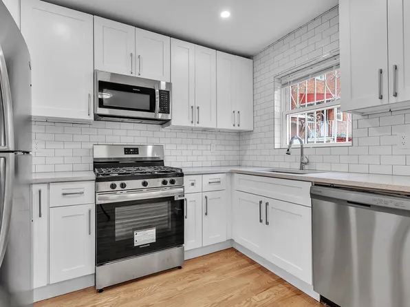 2709 Tenbroeck Avenue image 8 of 31