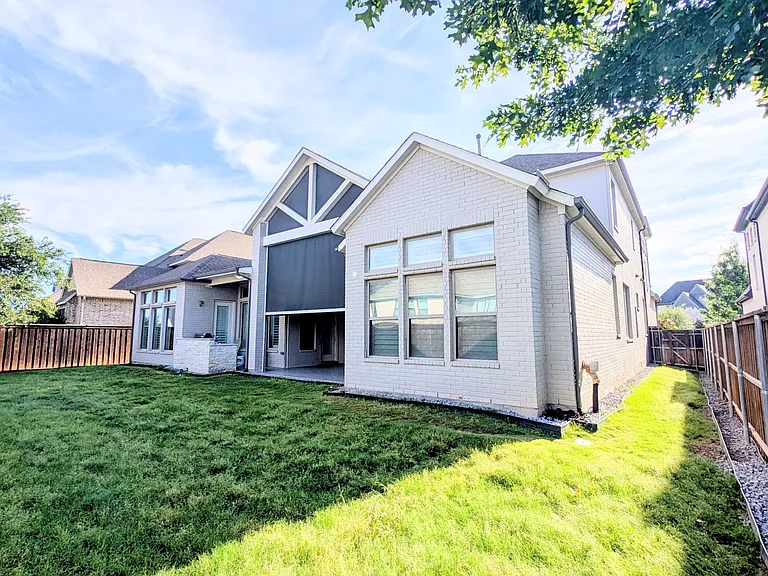 8933 Frostweed Rd — Photo 4