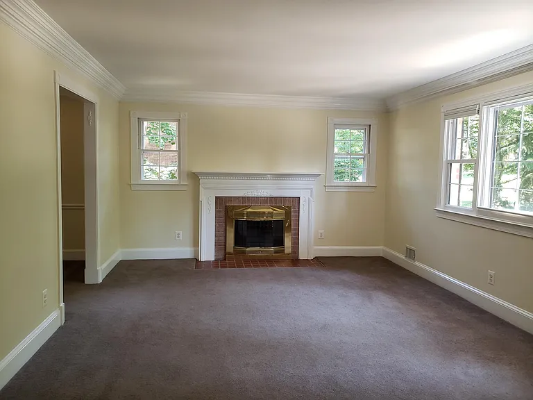 Living Room (upstairs)