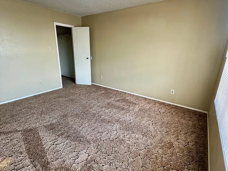 2303 N Grand Ave — Photo 13