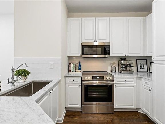 4th image of 10 Perimeter Summit Blvd #1402