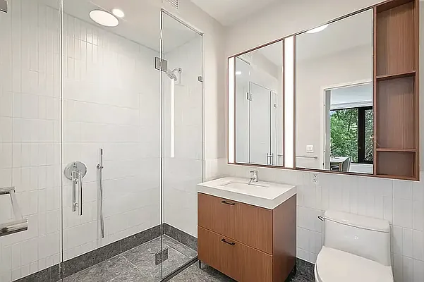 Bathroom, photo 1