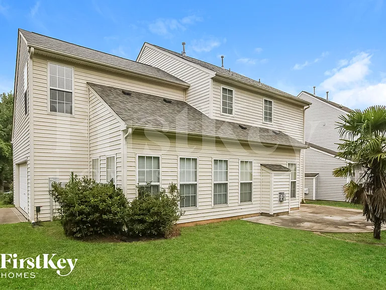 1041 Canopy Dr — Photo 15
