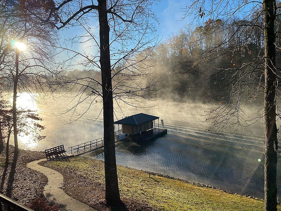 2nd image of 210 Chartwell Point Rd