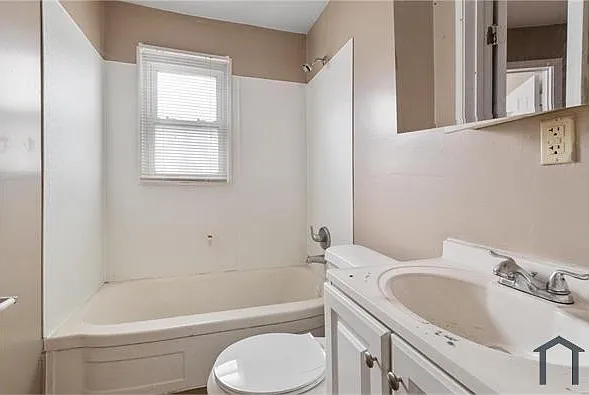 9708 Winkler Dr — Photo 6
