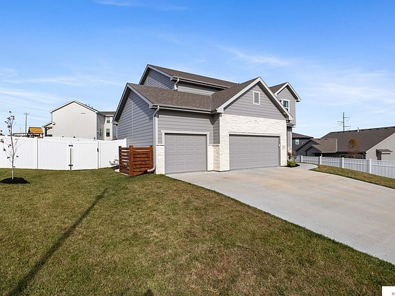 3rd image of 11312 Sunburst Dr