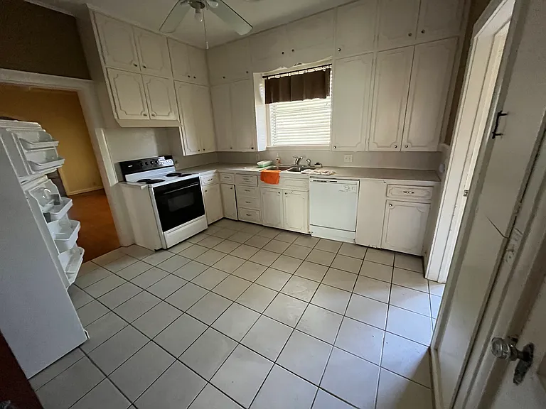 358 N Jefferson St — Photo 8
