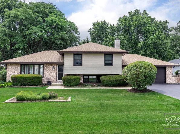 29W303 Hartman Dr, Naperville, IL 60564