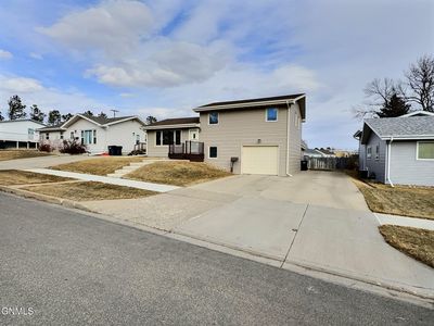 1802 6th Ave NW, Mandan, ND, 58554