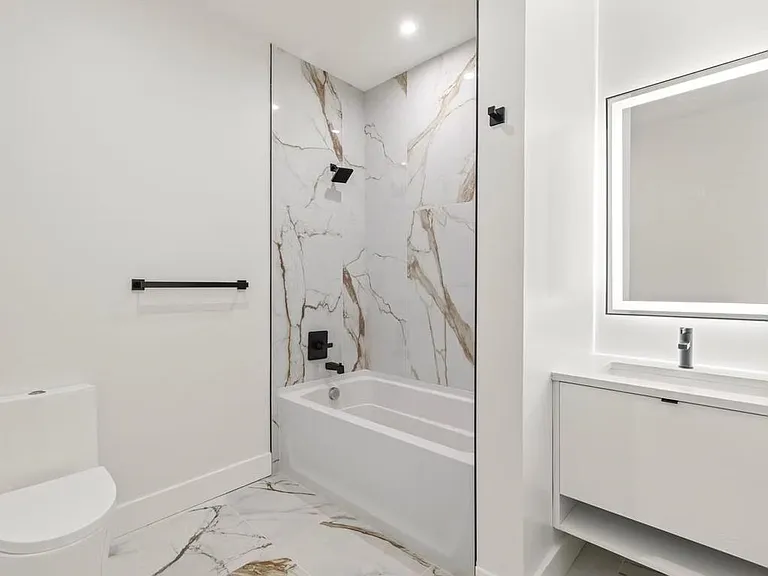 4525 Bergenwood Ave #208 — Photo 3