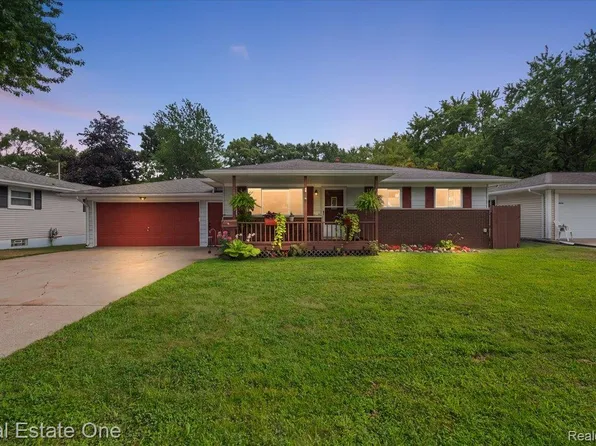 82 Dayton St, Oxford, MI 48371