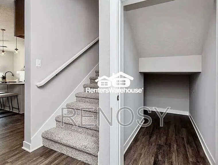 3635 NE Kara Ln — Photo 9