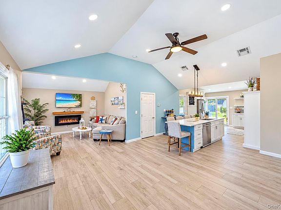 3rd image of 1435 Brooklyn Boulevard