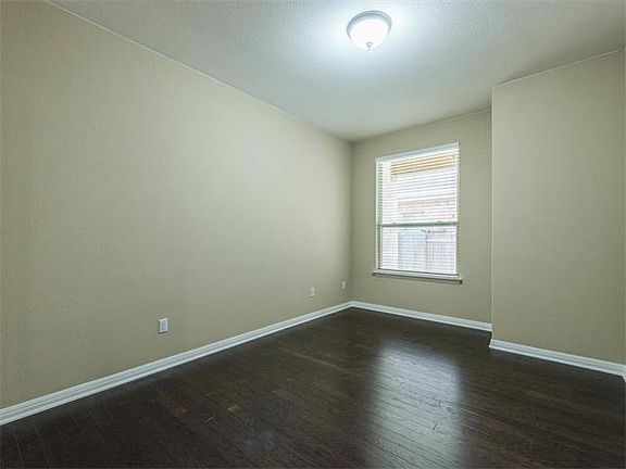 3rd image of 105 Sport Horse St