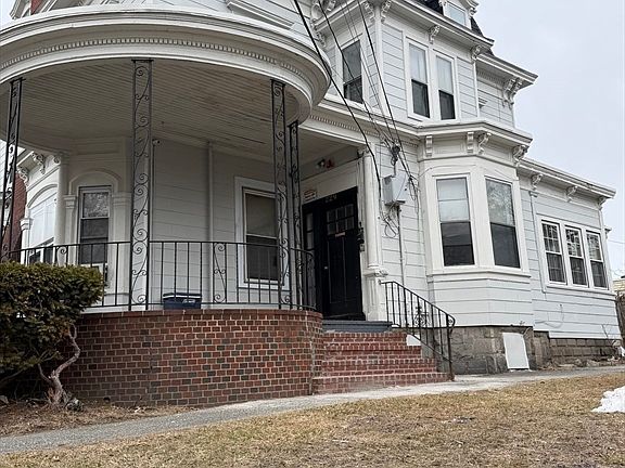 3rd image of 229 Jackson St