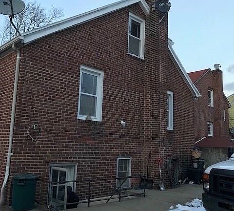 3rd image of 22518 111th Ave