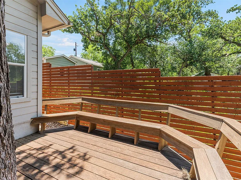 1621 Maggie Mayes St — Photo 35