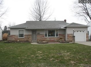 7030 Oakwood Rd, Parma Heights, OH 44130