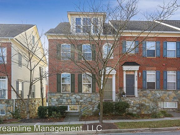 2nd image of 918 Havencrest St