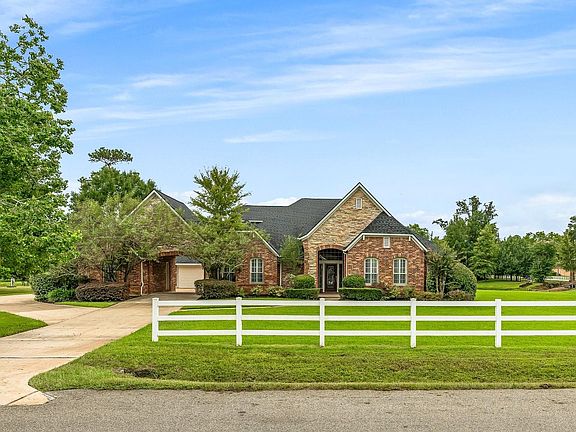 4th image of 12027 Water Oak Dr