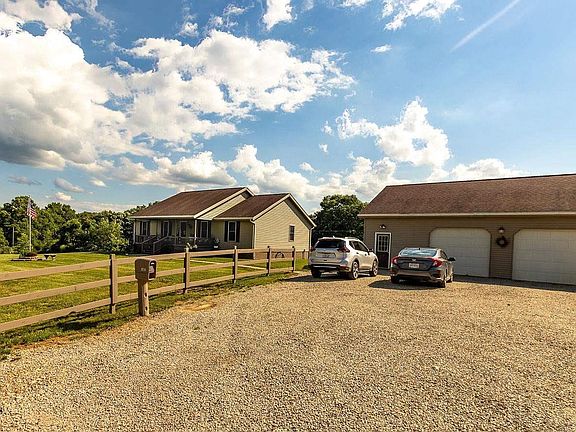 3rd image of 1685 Township Road 312 SE
