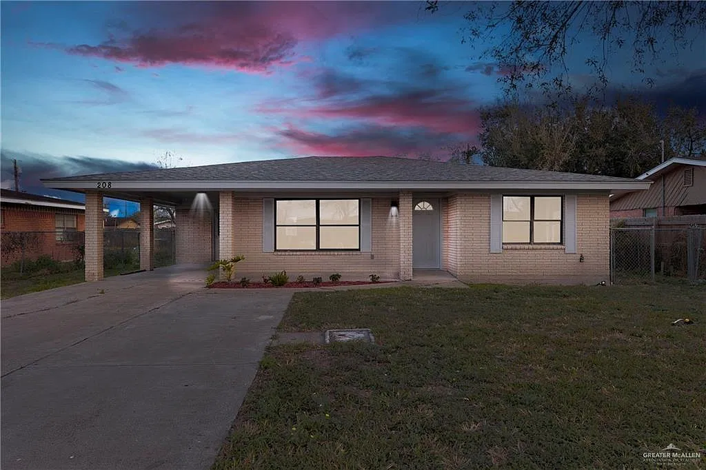 3 bed, 2.0 bath, 1273 sqft, $1,700 — Photo 2