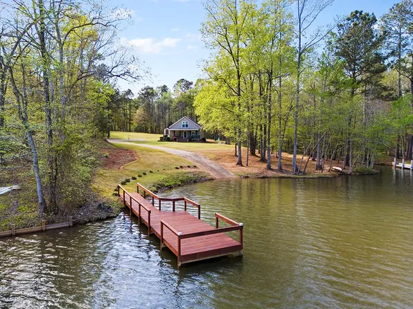 215 Pineland Shores Cir, Cross Hill, SC 29332