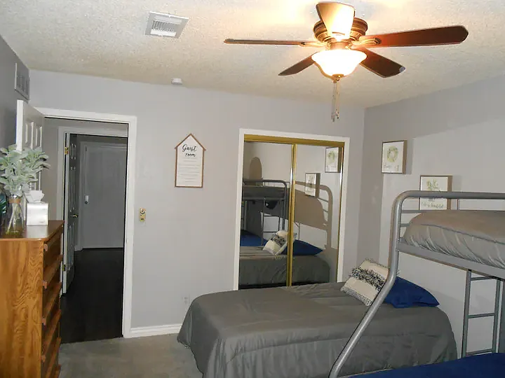Guest bedroom 1a