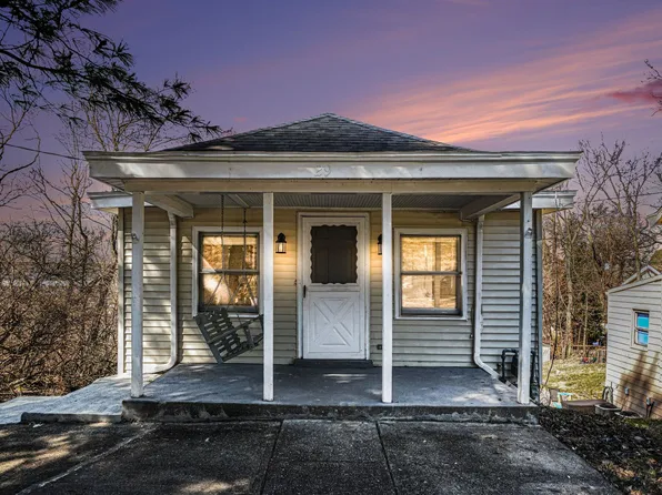 29 Veterans Dr, Highland Heights, KY 41076