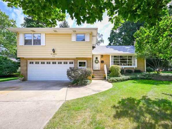 218 W Elm St, Wheaton, IL 60189